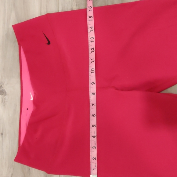 NIKE Pink Dri-Fit Capri - Picture 6 of 6